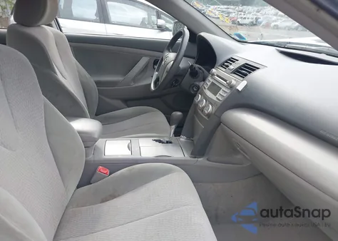 2011 Toyota Camry Le z USA, uszkodzony, nr VIN 4T1BF3EK2BU186182